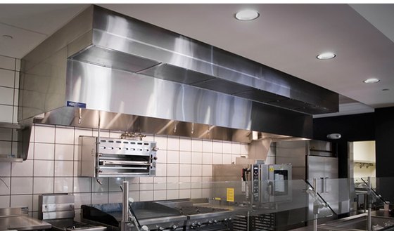 Full commercial wall-canopy hood system over a cookline